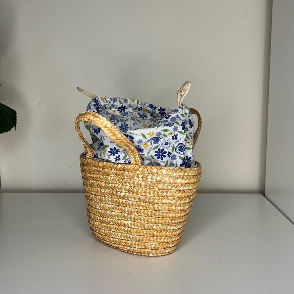 Cute Minu Woven Basket Bag View 3